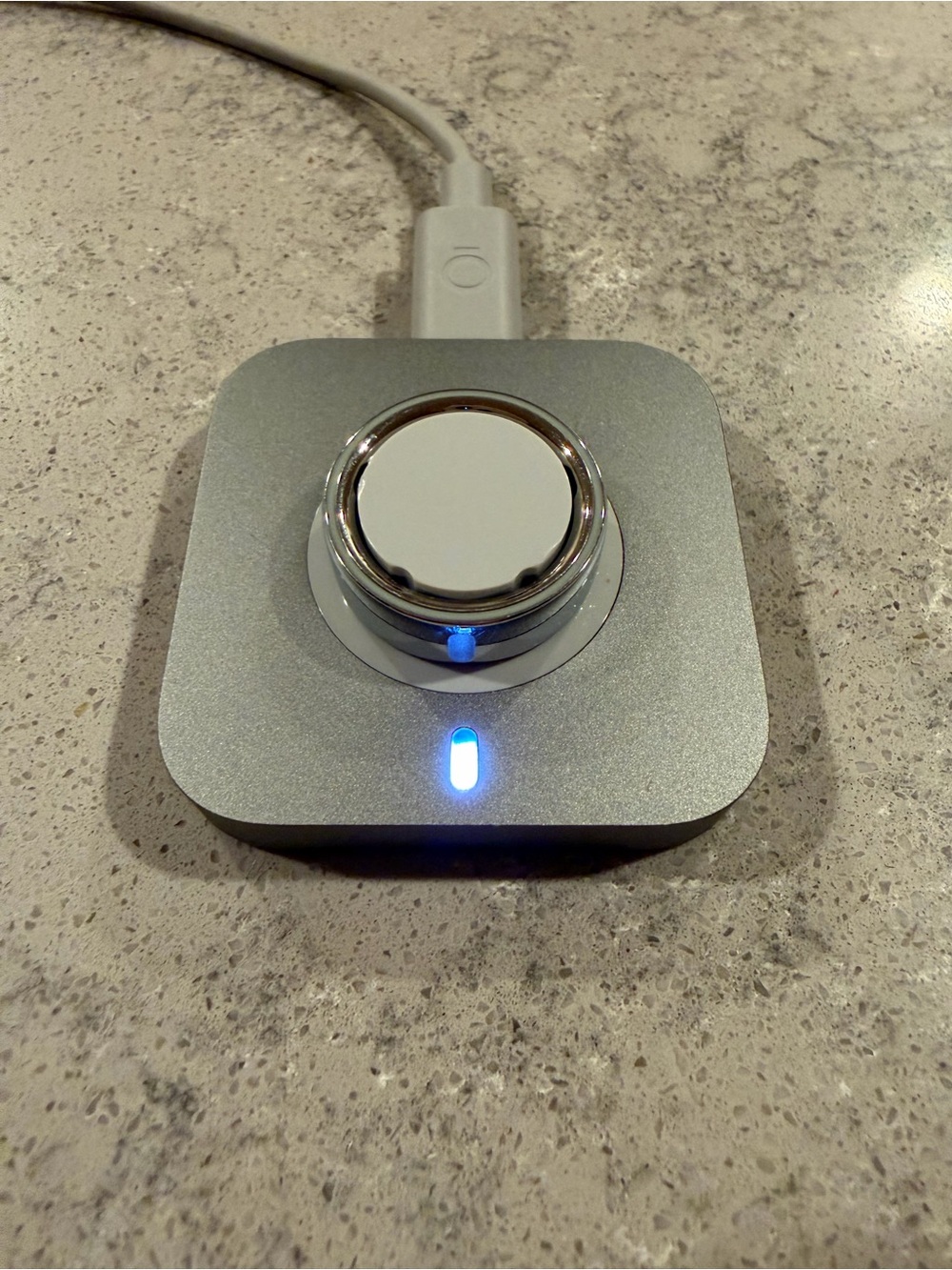 Oura Ring 4, Size 8, Silver (Like New)